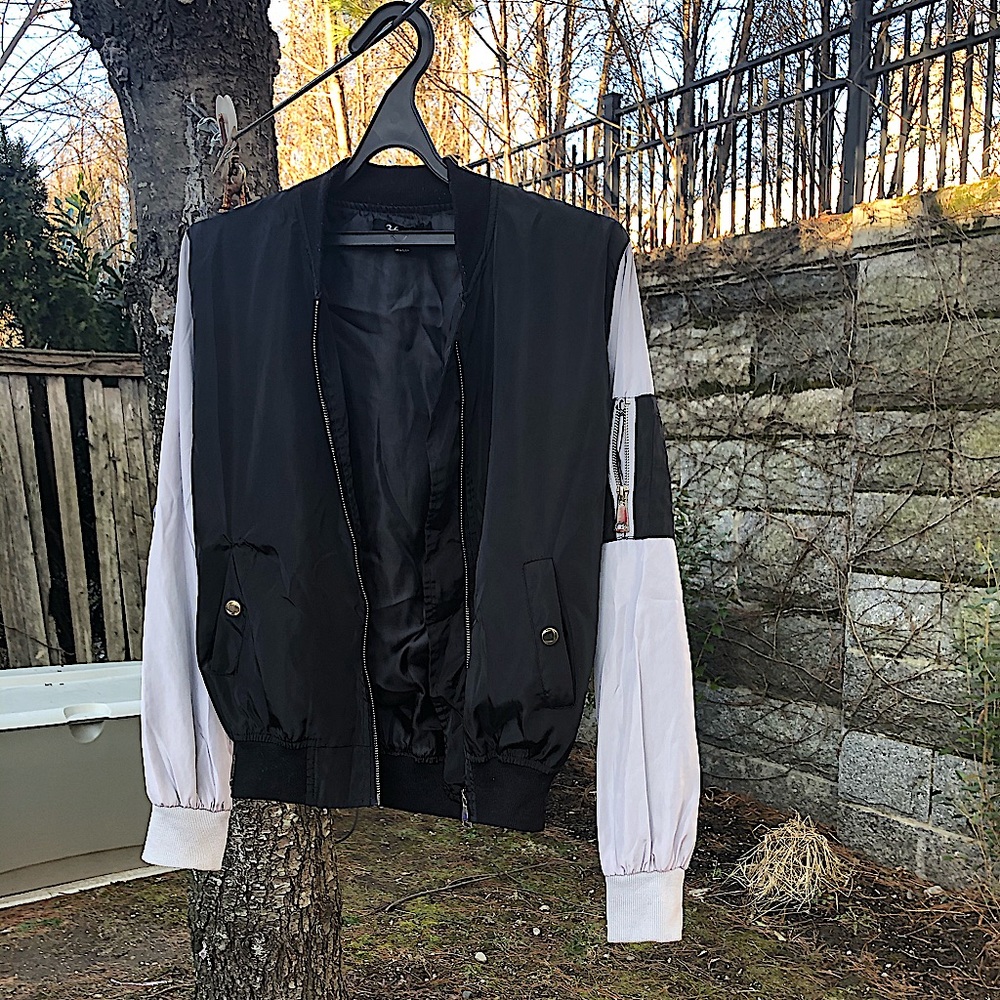 LIGHTWEIGHT COLORBLOCK BOMBER - Picture 2 of 12